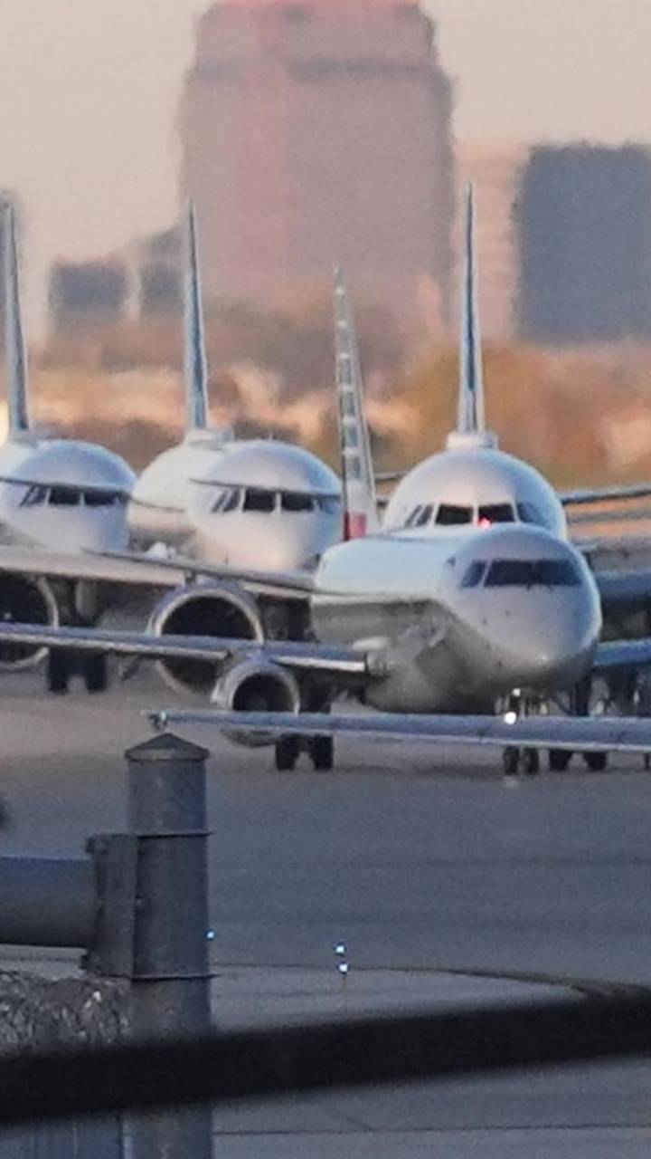 FAA to cut flights by 10% at 40 major airports as government shutdown stretches on