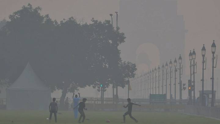 Delhi's air quality improves a bit, but still very poor for 2nd straight day