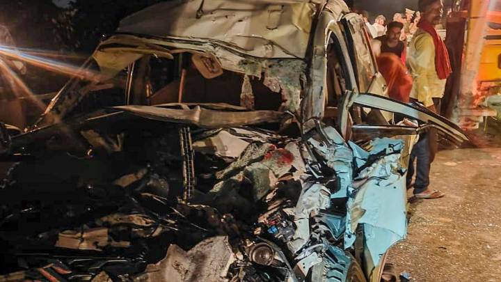 Death toll in car-truck collision at Uttar Pradesh's Barabanki rises to eight
