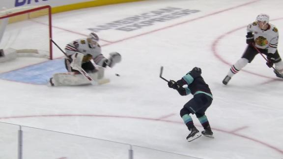 Eberle's late goal helps Kraken beat Blackhawks 3