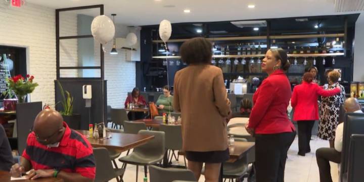 Remembering Me Project hosts ‘evening of breakfast’ fundraiser to help teens in need