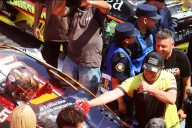 TC en Paraná: el "Gurí" Martínez celebró el primer podio de su hijo y tuvo un gesto con Canapino