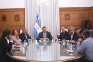 Raúl Jalil se reunió con Manuel Adorni y Diego Santilli y avanzaron en un nuevo régimen de exportaciones