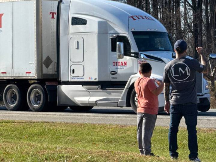 Travelers give thanks on Thanksgiving