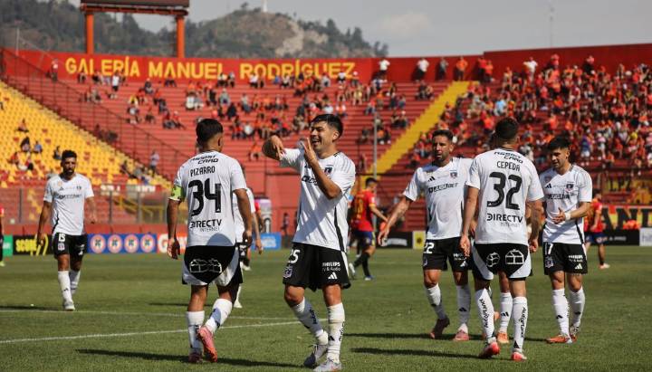 Colo Colo mantuvo el tranco ganador y complicó a Unión Española con el descenso