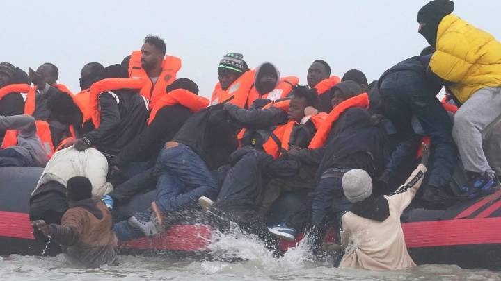 Home Office to deport refugees already granted asylum in the UK