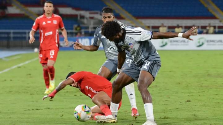 Todas las polémicas de América 1-1 Junior: ¿era penalti?, ¿el balón entró?, y una extraña expulsión