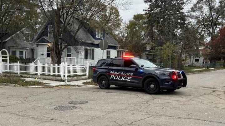 18-year-old suspect, officers exchange gunfire in southeast Grand Rapids