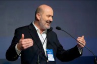 Sturzenegger sostuvo que la reforma laboral busca “más empleo”