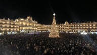 La magia de la Navidad ilumina Salamanca con un encendido multitudinario