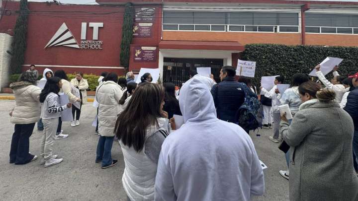 Mamá Irrumpe en Salón y Agrede a Maestra en Cuautitlán Izcalli; Reportan Despido de Docente