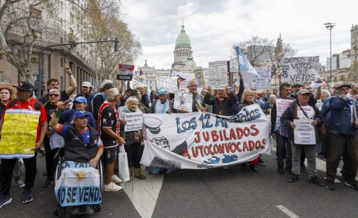 Con Milei, las jubilaciones ya perdieron 12% de poder adquisitivo