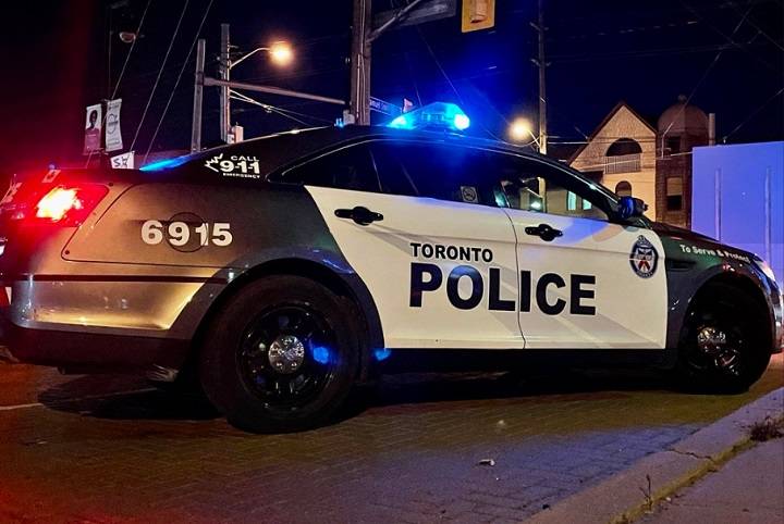 Man stabbed in Toronto’s Danforth neighbourhood: police