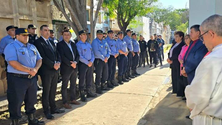 Se realizó un acto homenaje a la memoria de Policías Retirados fallecidos