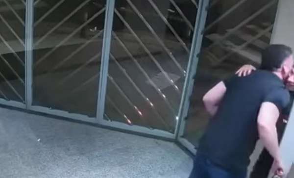 Fue apuñalado por "viudos negros" en Palermo