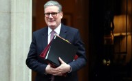 Keir Starmer promete "defender una BBC fuerte e independiente" ante posible demanda de Trump
