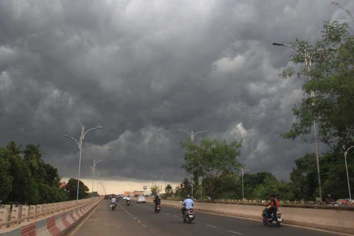 IMD: Fresh low-pressure brewing over Bay; may intensify into a depression