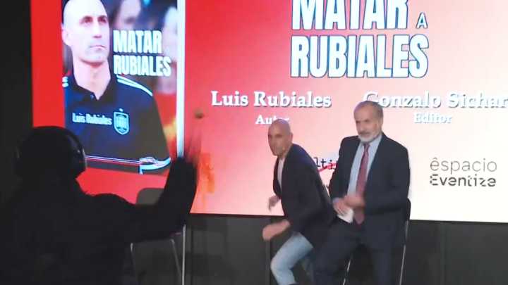 Hombre que atacó a Luis Rubiales con huevos fue identificado como su propio tío