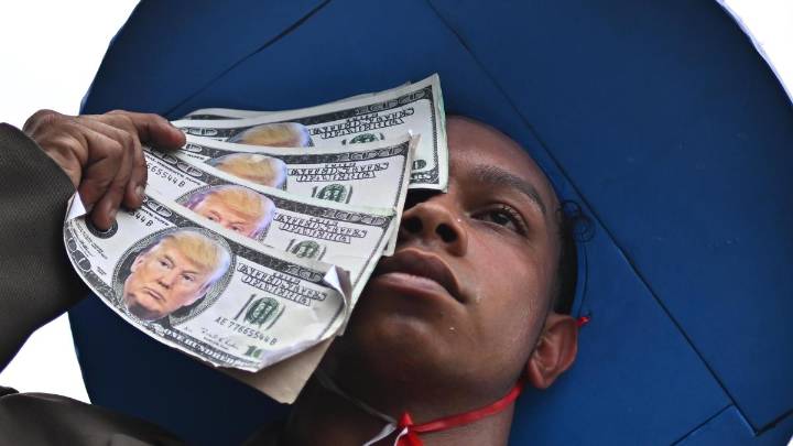 El nuevo borrador de acuerdo omite dejar atrás la energía fósil y bloquea la conferencia del clima