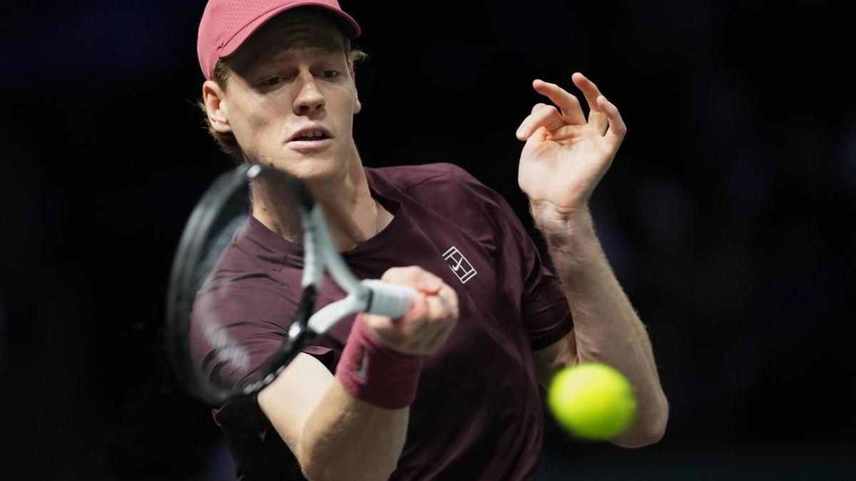 Sinner routs Zverev to reach Paris final