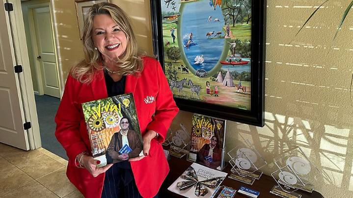 Viva Polk magazine makes transition to being bilingual