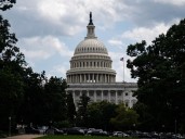 Un nuevo proyecto del Congreso busca dar 200 dólares más en el pago de Seguro Social a adultos mayores