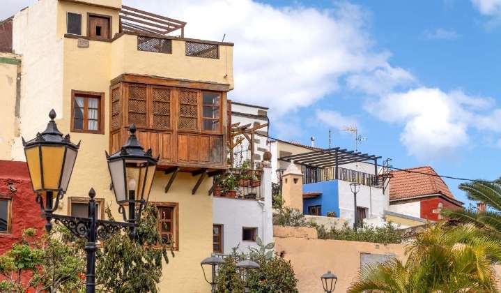 Paralizan el desahucio de una familia con seis hijos menores en Canarias