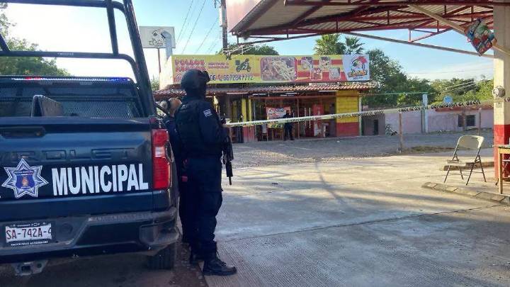 Sujetos armados ejecutan a un hombre junto a las vías del tren en San Pedro, Navolato