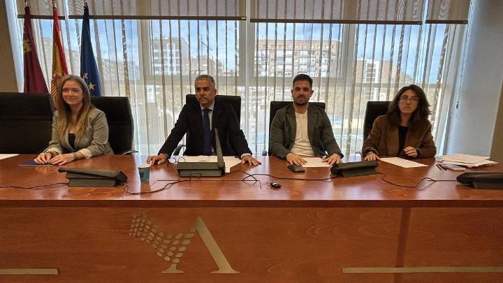 Ábalos, Cerdán, Koldo, Pardo de Vera y Saura son llamados a declarar en la Región de Murcia por las presuntas mordidas del AVE