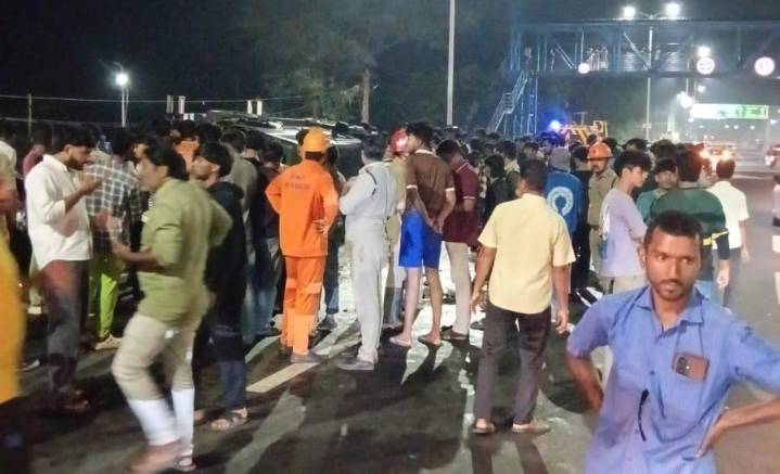 Over 40 Umrah pilgrims killed as bus collides with tanker on Makkah