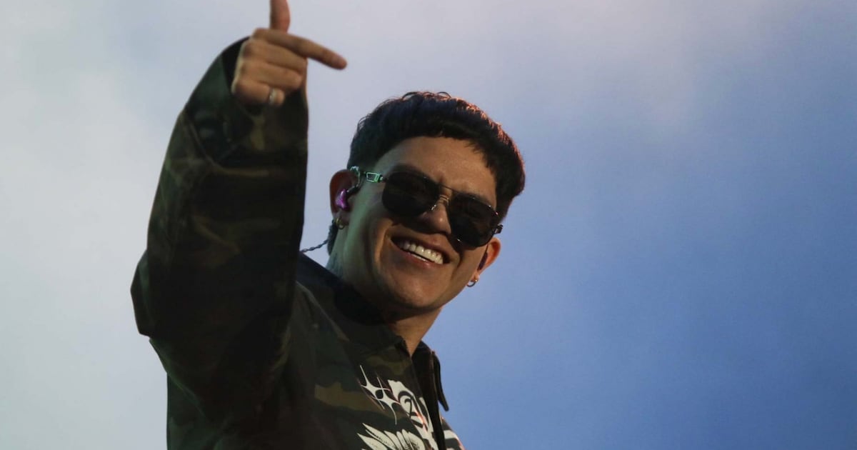 Se pasó de ‘Rockstar’... Junior H da concierto de madrugada en lunes tras retraso de casi 7 horas