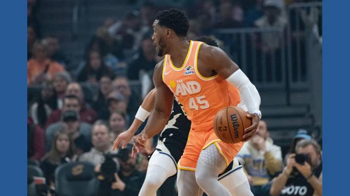 Donovan Mitchell's 37 points power Cleveland Cavaliers to victory over Milwaukee Bucks as Giannis Antetokounmpo exits with injury