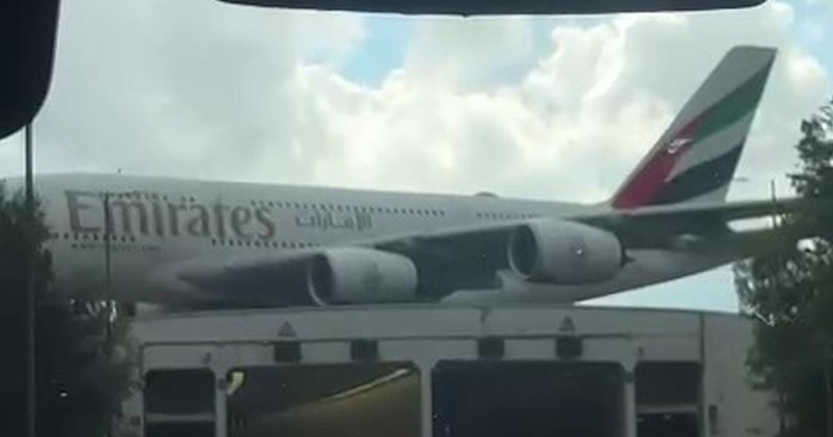 'Unreal' video shows giant aircraft landing just feet away from motorway