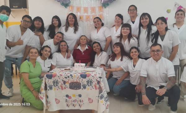 El Hogar Pedro Dettori celebró el cierre de pasantías y el cumpleaños 73 de Marta