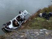 Van carrying illegal immigrants crashes, kills 6 in Bulgaria chase