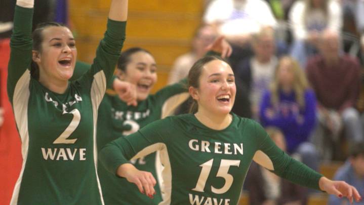 NH Division I volleyball: Dover upsets No. 2 seed, advances to finals