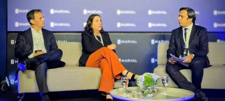 “Contar las costillas". Economistas creen que la Argentina podrá refinanciar su deuda, pero mencionan un peligro