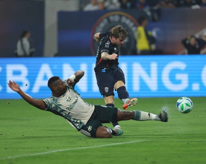 Deadspin | San Diego FC rout Timbers, advance to Western Conference semifinals