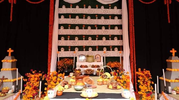 Día de Muertos en Puebla: Visita la ofrenda monumental dedicada a mujeres indígenas