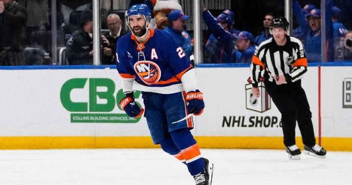 Islanders forward Kyle Palmieri out six-to-eight months with knee injury