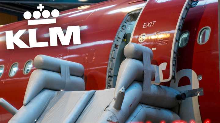 Plane Passenger Fuels Thanksgiving Travel Panic, Opens Emergency Door in Atlanta