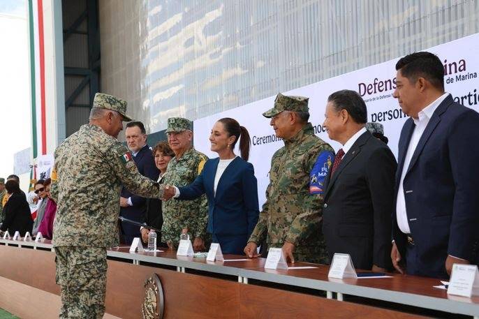 Presidenta reconoce a personal que atendió al pueblo de México tras las lluvias