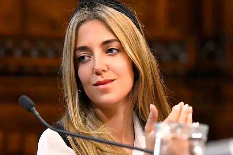 Coimas: renunció una funcionaria del Ministerio de Economía, tras hallarse 700 mil dólares en su domicilio