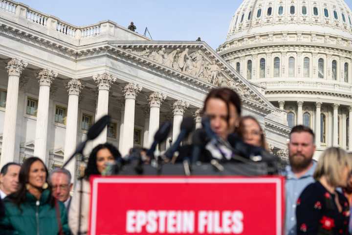 Capitol Lens | Keeping watch - Roll Call