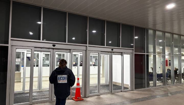 Brutal ataque con armas de fuego en Quillota: desde una moto disparan a vehículo con cuatro ocupantes, dejando a dos heridos graves