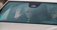 El rey Juan Carlos aterriza en Vigo en plena polémica por la publicación de sus memorias