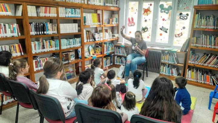 El Ayuntamiento refuerza su biblioteca con más libros, actividades infantiles y acceso digital mejorado