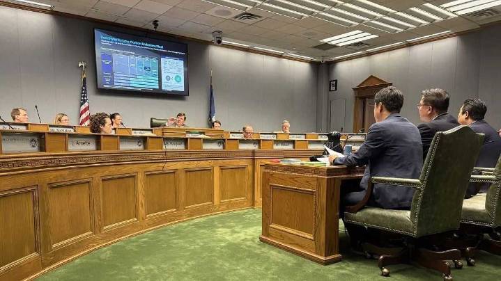 Hydrogen task force adopts report on clean energy future