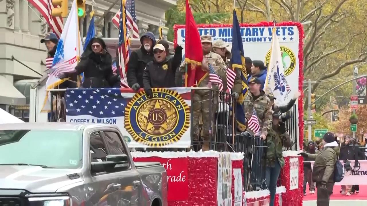 Thousands in New York march in honor of Veterans Day