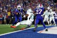 Top Dolphins-Bills prop bets from Chris Perkins and David Furones